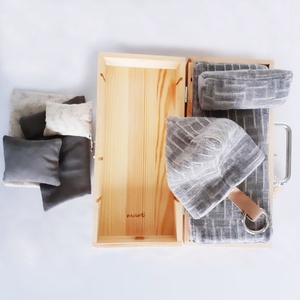 Hordozható babaszoba - babaház készlet - szekrény, ruhafogasokkal, tükörrel, ágy ágyneművel - játék & sport - baba & babaház - babaház - Meska.hu