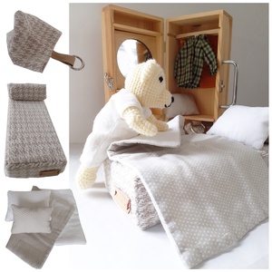 Hordozható babaszoba - babaház készlet - szekrény, ruhafogasokkal, tükörrel, ágy ágyneművel - játék & sport - baba & babaház - babaház - Meska.hu