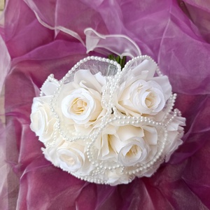 Fehér rózsás menyasszonyi csokor - esküvő - menyasszonyi- és dobócsokor - Meska.hu