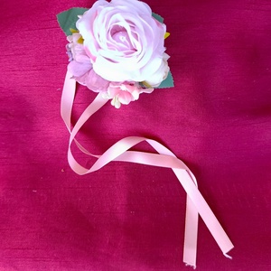 Lány tanú/ Koszorúslány csuklódísz mályva színben - esküvő - meghívó & kártya - koszorúslány felkérő - Meska.hu