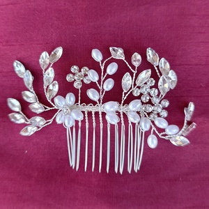 menyasszonyi fésűs hajdísz - esküvő - hajdísz - fésűs hajdísz - Meska.hu