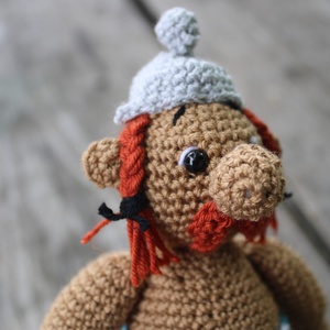 Asterix a bátor gall- egyedi, kézzel horgolt amigurumi figura - otthon & életmód - autó - visszapillantó dísz - Meska.hu
