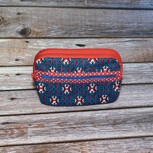 Sok zsebes neszi - kék-piros, Táska & Tok, Neszesszer, Varrás, Patchwork, foltvarrás, MESKA