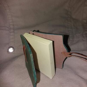 Könyv alakú notesz kulcstartó -  - Meska.hu