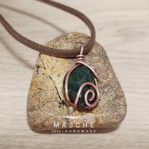 Vintage stílusban. Zöld jade medál, antikolt drótozással - Meska.hu