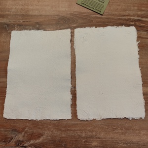  Fehér merített A4-es kézműves papír 2 db + 1 db A3 fehér, antiikolt széllel - otthon & életmód - papír, írószer - ajándékozás kellékei - ajándékkísérő - Meska.hu