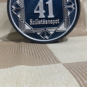 Születésnapi plakett, Otthon & Életmód, Dekoráció, Asztal és polc dekoráció, Könyvtámasz, Mindenmás, MESKA