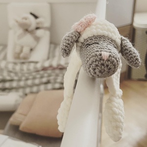 Horgolt bárány szundikendő - baba - mama - baba játékok - szundikendő, alvóka - Meska.hu