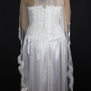 Carmen  - 150 cm ekrü mantilla fátyol - esküvő - kiegészítők - fátyol - Meska.hu