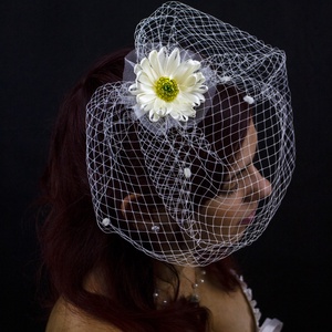 Olivia ekrü birdcage fátyol - esküvő - kiegészítők - fátyol - Meska.hu
