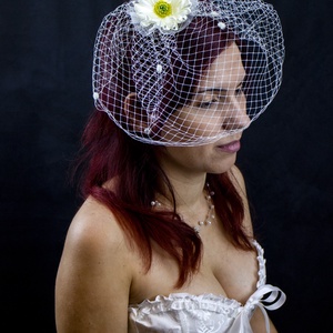 Olivia ekrü birdcage fátyol - esküvő - kiegészítők - fátyol - Meska.hu