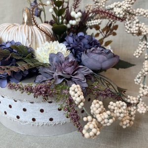 őszi asztaldísz lila - bézs [tök, krizantém, hortenzia] - otthon & életmód - dekoráció - virágdísz és tartó - koszorú - Meska.hu