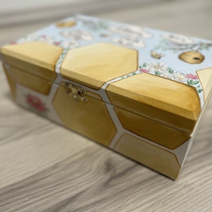 Méhecskés Emlékőrző doboz - otthon & életmód - babaszoba, gyerekszoba - babaszoba dekoráció - Meska.hu