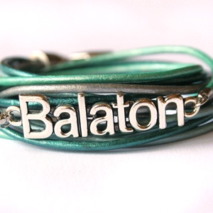 UTOLSÓ DARABOK! Balaton - karkötő színes hengerbőrből - ékszer - karkötő - karkötő medállal - Meska.hu