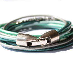 UTOLSÓ DARABOK! Balaton - karkötő színes hengerbőrből - ékszer - karkötő - karkötő medállal - Meska.hu