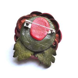 Rózsa-kitűző valódi bőrből - ékszer - kitűző és bross - Meska.hu