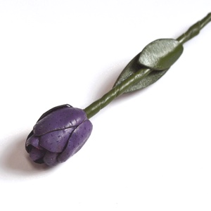Lila tulipán-kitűző valódi bőrből , Ékszer, Kitűző és Bross, Kitűző, Bőrművesség, Ékszerkészítés, MESKA