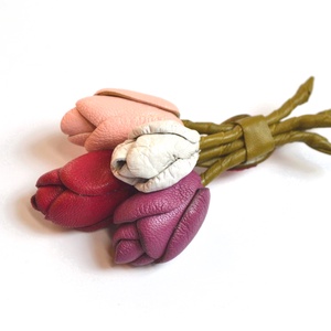 Tulipáncsokor-kitűző valódi bőrből , Ékszer, Kitűző és Bross, Kitűző, Bőrművesség, Ékszerkészítés, MESKA