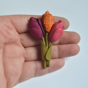Tulipáncsokor-kitűző valódi bőrből  - ékszer - kitűző és bross - Meska.hu
