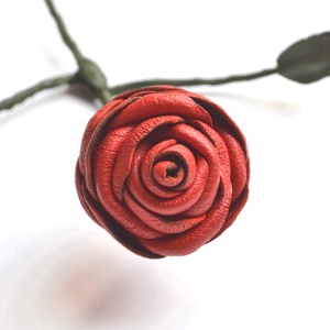 A rózsa-valódi bőrből - Meska.hu