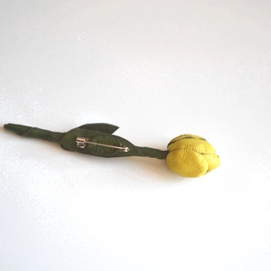 Citrom tulipán-kitűző valódi bőrből  - ékszer - kitűző és bross - kitűző - Meska.hu