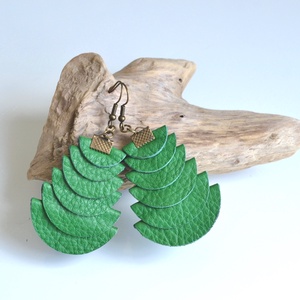 Azték istennő-Mimosa Green-fülbevaló valódi bőrből - ékszer - fülbevaló - lógó fülbevaló - Meska.hu