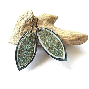 Spirit Turquoise-fülbevaló valódi bőrrel, Ékszer, Fülbevaló, Lógó csepp fülbevaló, Bőrművesség, Ékszerkészítés, MESKA