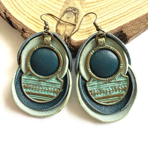 Spirit Turquoise-fülbevaló valódi bőrrel, Ékszer, Fülbevaló, Lógó csepp fülbevaló, Bőrművesség, Ékszerkészítés, MESKA