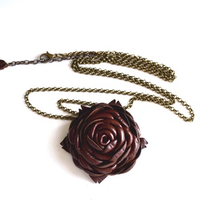 Csokoládé rózsa-hosszú nyaklánc valódi bőrrel - ékszer - nyaklánc - hosszú nyaklánc - Meska.hu