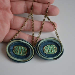 Család-fülbevaló valódi bőrrel - ékszer - fülbevaló - lógó fülbevaló - Meska.hu