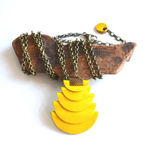 Azték istennő-citrom-hosszú nyaklánc valódi bőrrel, Ékszer, Nyaklánc, Hosszú nyaklánc, Bőrművesség, Ékszerkészítés, MESKA