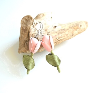 Tulipánok-fülbevaló valódi bőrből  - ékszer - fülbevaló - lógó fülbevaló - Meska.hu