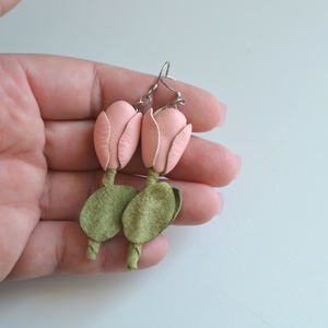 Tulipánok-fülbevaló valódi bőrből  - ékszer - fülbevaló - lógó fülbevaló - Meska.hu