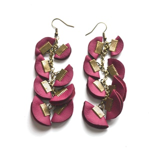 Szirmok szabadon-valódi bőr fülbevaló  - Meska.hu