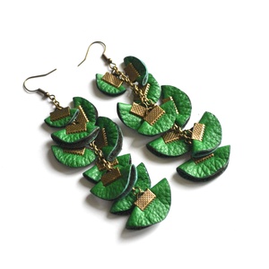 Szirmok szabadon-valódi bőr fülbevaló  - Meska.hu