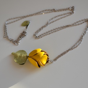 Sárga tulipán-extra nyaklánc valódi bőrrel - ékszer - nyaklánc - hosszú nyaklánc - Meska.hu