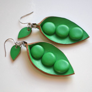 Borsó-valódi bőr fülbevaló - ékszer - fülbevaló - lógó fülbevaló - Meska.hu