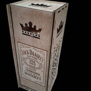 Whisky-s dobozok, Otthon & Életmód, Konyhafelszerelés, tálalás, Italos kellékek, Boros díszdoboz, Famegmunkálás, Gravírozás, pirográfia, MESKA