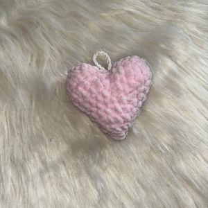 Horgolt szív - táska & tok - kulcstartó & táskadísz - kulcstartó - Meska.hu
