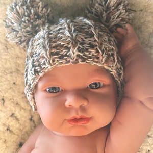 Kötött babasapka és nadrág újszülöttfotózáshoz - baba - mama - babafotózás - babafotózási kellékek - Meska.hu