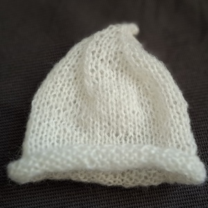 Kötött babasapka újszülöttfotózáshoz - baba - mama - babafotózás - újszülött sapka fotózásra - Meska.hu