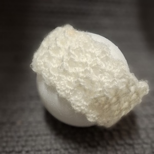 Horgolt csipke baba fejpánt - Meska.hu