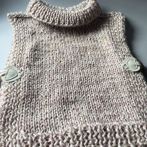 Kötött baba mellény - baba - mama - babaruházat - baba mellény - Meska.hu