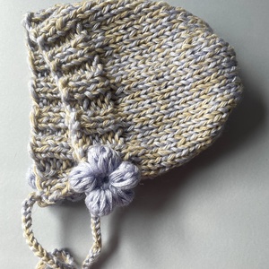 Kötött babasapka újszülöttfotózáshoz - baba - mama - babafotózás - babafotózási kellékek - Meska.hu