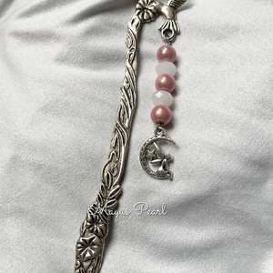 Tündéres gyöngyös könyvjelző, Könyv & Zene, Könyvjelző, Gyöngyfűzés, gyöngyhímzés, MESKA