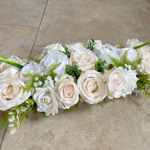 Esküvői asztaldísz barack és fehér színben - esküvő - dekoráció - helyszíni dekor - Meska.hu