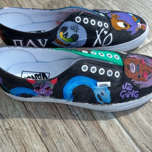 Egyedi festett cipők - Fehér textil cipők festését vállalom - ruha & divat - cipő & papucs - cipő, szandál - Meska.hu