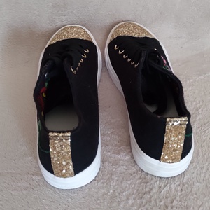 Kalocsai virágos tornacipő, kézzel hímzett 37-es méret  - ruha & divat - cipő & papucs - cipő, szandál - Meska.hu