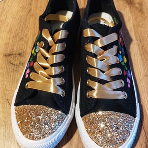 Kalocsai virágokkal kézzel hímzett tornacipő csillogó orral és sarokkal, 37-es méret  - ruha & divat - cipő & papucs - cipő, szandál - Meska.hu