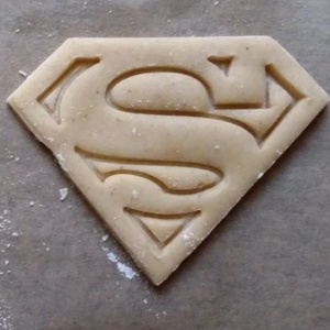 Superman sütikiszúró - 3D nyomtatott - otthon & életmód - konyhafelszerelés, tálalás - sütés, főzés - sütikiszúró - Meska.hu